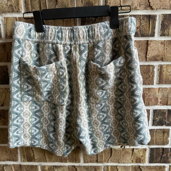 Zara Green and Cream High Waist Shorts - Picture 4 of 7